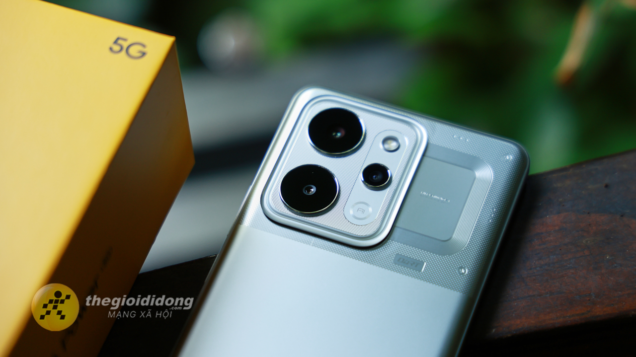 Mở hộp và trên tay realme P4 Power: Pin 