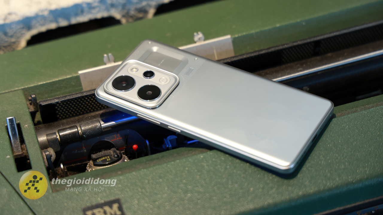 Mở hộp và trên tay realme P4 Power: Pin 