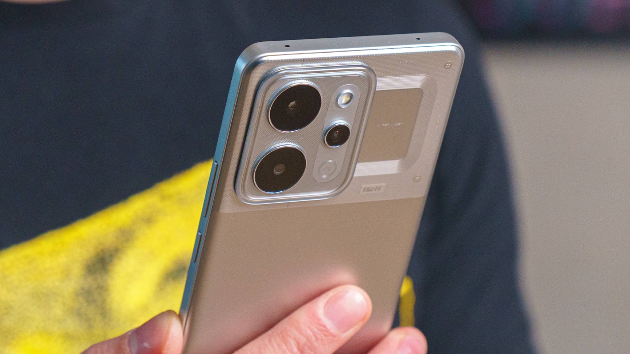 Mở hộp và trên tay realme P4 Power: Pin Mở hộp và trên tay realme P4 Power: Pin