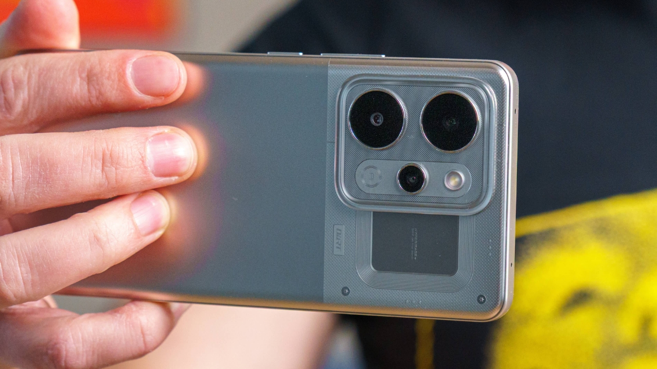 Mở hộp và trên tay realme P4 Power: Pin Mở hộp và trên tay realme P4 Power: Pin