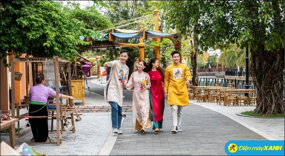 Tháng Giêng là tháng quan trọng vì nó là sự khởi đầu của một chu kỳ mới, là dịp hội họp với những người thân yệu Tháng Giêng là tháng quan trọng vì nó là sự khởi đầu của một chu kỳ mới, là dịp hội họp với những người thân yệu