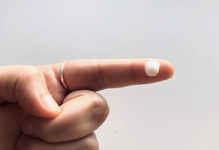 Liều lượng khuyên dùng khi mới sử dụng Retinol là một lượng bằng hạt đậu