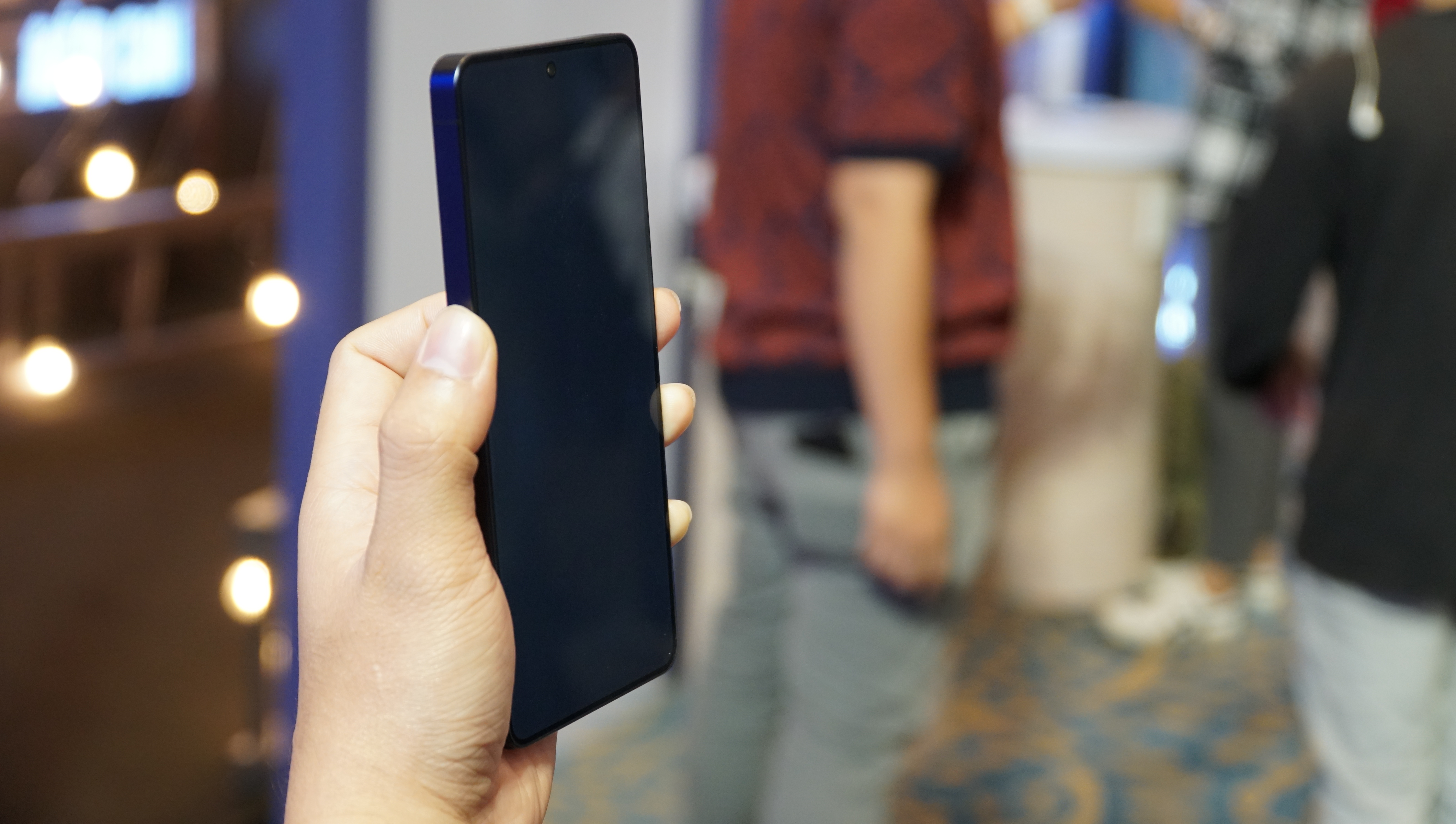 Cách bật tính năng chống nhìn trộm trên Galaxy S26 Series