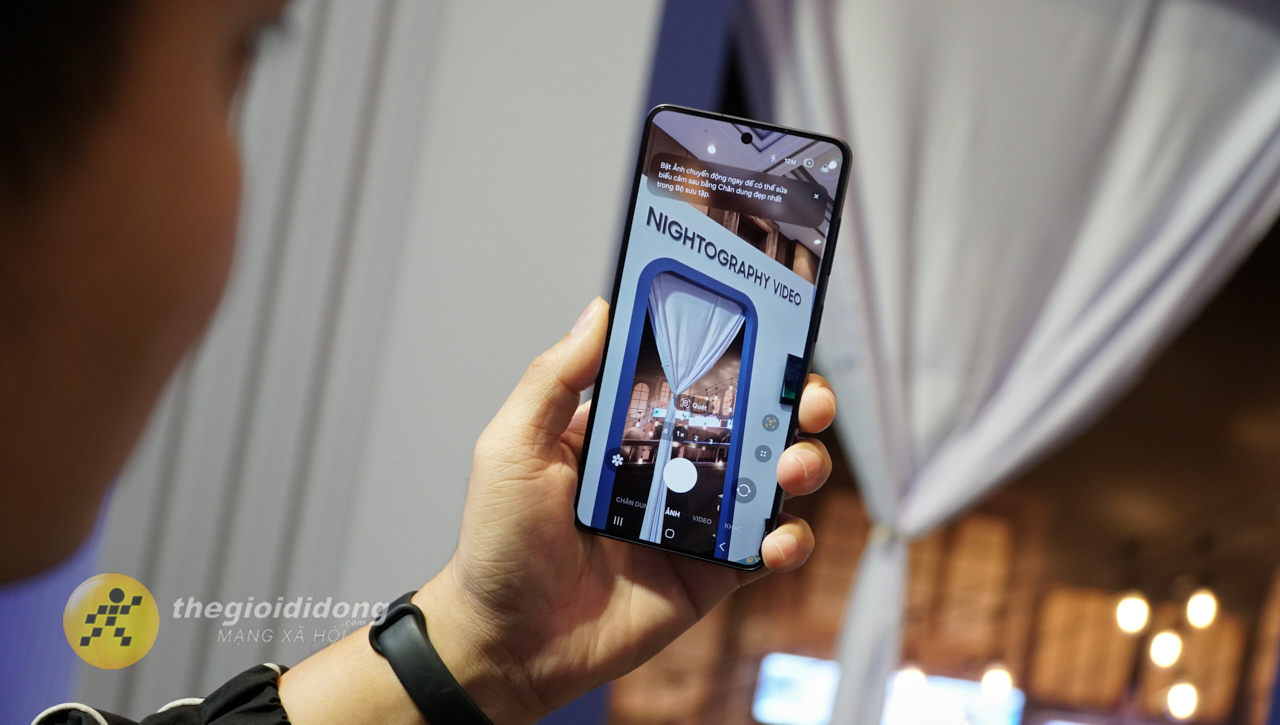 Trên tay nhanh Samsung Galaxy S26: Màn hình lớn hơn 6.3 inch, pin 4.300 mAh vẫn sạc 25 W Trên tay nhanh Samsung Galaxy S26: Màn hình lớn hơn 6.3 inch, pin 4.300 mAh vẫn sạc 25 W