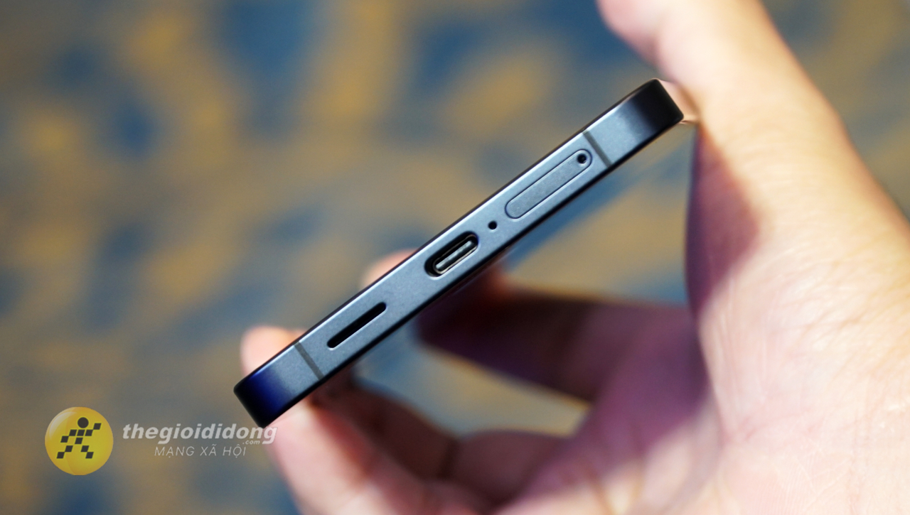 Trên tay nhanh Samsung Galaxy S26 Plus: Cụm camera thay đổi, chip Exynos 2600 (2 nm)