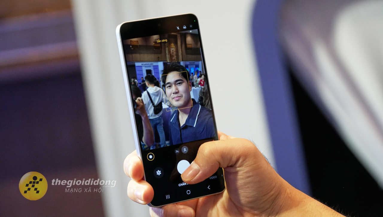 Trên tay nhanh Samsung Galaxy S26 Plus: Cụm camera thay đổi, chip Exynos 2600 (2 nm)