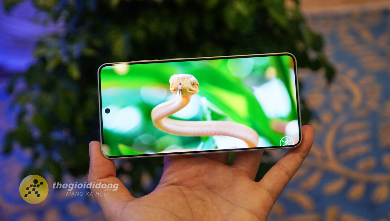 Trên tay nhanh Samsung Galaxy S26 Plus: Cụm camera thay đổi, chip Exynos 2600 (2 nm)