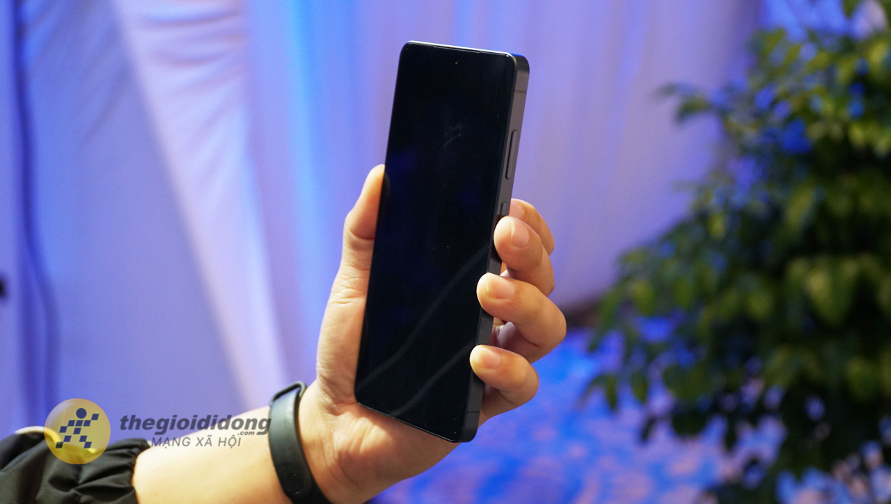 Trên tay nhanh Samsung Galaxy S26 Ultra: Màn hình chống nhìn trộm, Snapdragon 8 Elite Gen 5 Trên tay nhanh Samsung Galaxy S26 Ultra: Màn hình chống nhìn trộm, Snapdragon 8 Elite Gen 5