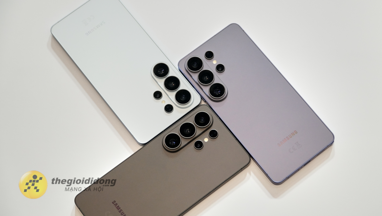 Trên tay nhanh Samsung Galaxy S26 Ultra: Màn hình chống nhìn trộm, Snapdragon 8 Elite Gen 5 Trên tay nhanh Samsung Galaxy S26 Ultra: Màn hình chống nhìn trộm, Snapdragon 8 Elite Gen 5