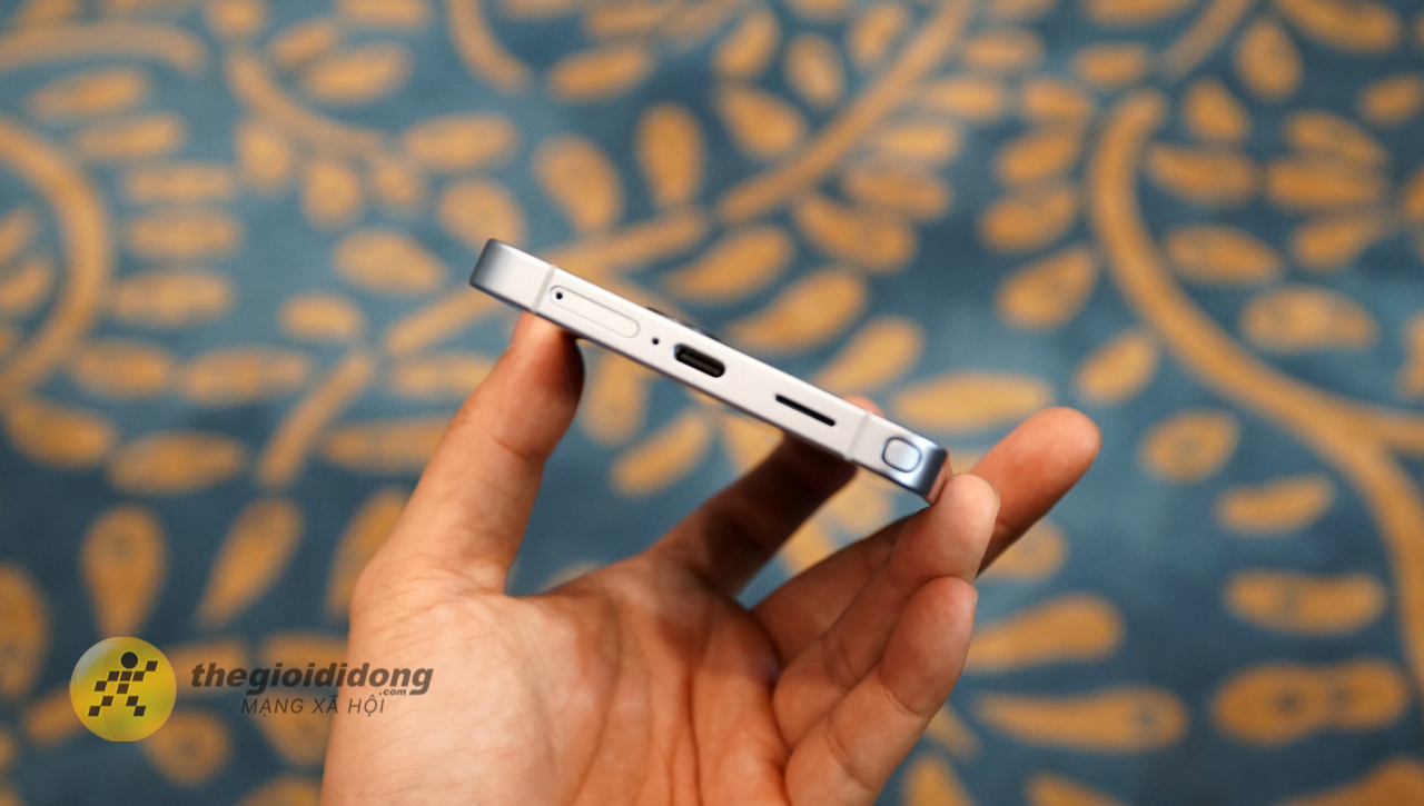 Trên tay nhanh Samsung Galaxy S26 Ultra: Màn hình chống nhìn trộm, Snapdragon 8 Elite Gen 5 Trên tay nhanh Samsung Galaxy S26 Ultra: Màn hình chống nhìn trộm, Snapdragon 8 Elite Gen 5