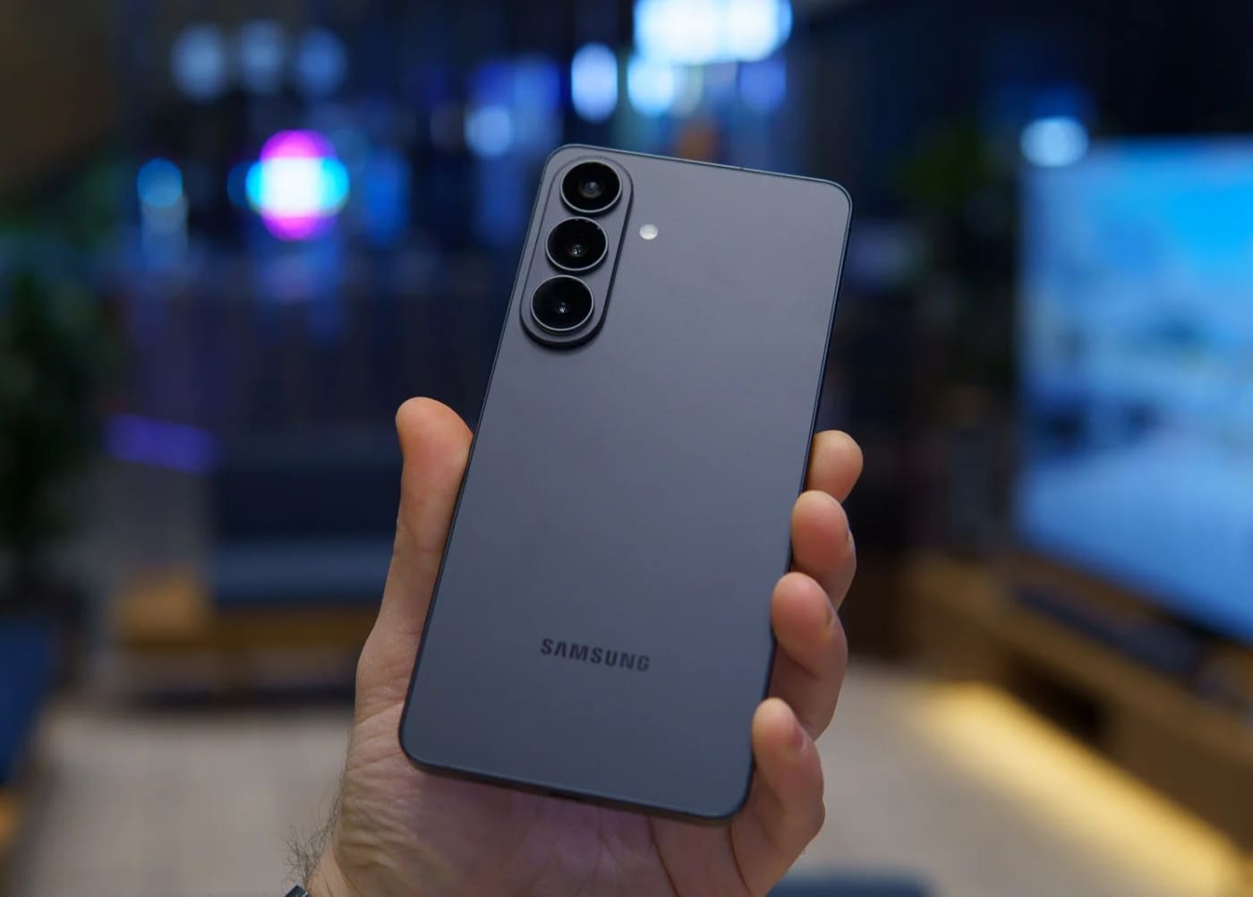 Samsung Galaxy màu Đen Classic quyền lực và chuyên nghiệp