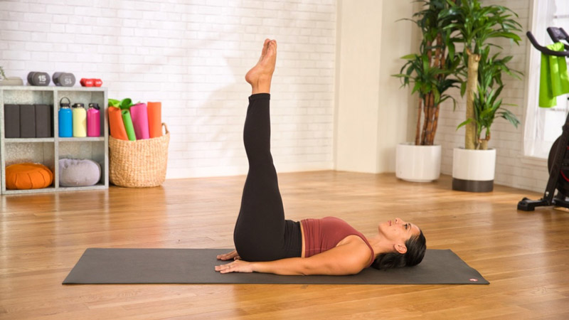 Nâng chân tập trung mỡ bụng dưới, giúp bụng phẳng và săn chắc hơn