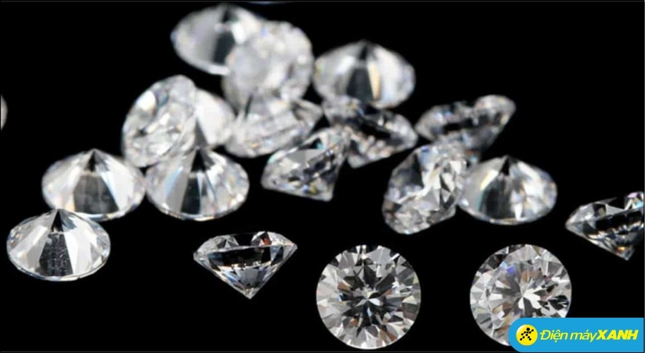 Trên thang đo độ cứng Mohs, đá Moissanite đạt chỉ số 9.25, chỉ đứng sau kim cương tự nhiên