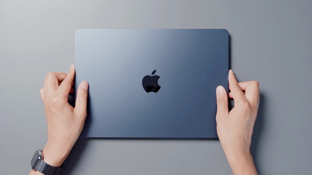 MacBook Air M4 màu Midnight MacBook Air M4 màu Midnight