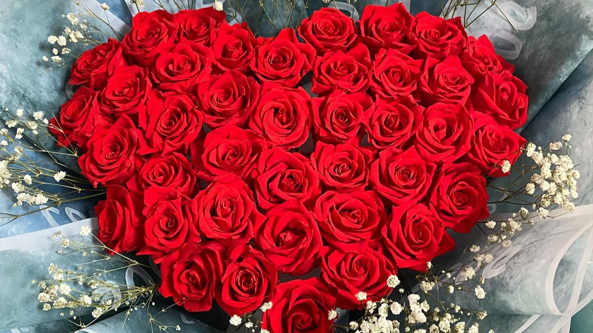 Hoa là biểu tượng của vẻ đẹp và sự nữ tính Hoa là biểu tượng của vẻ đẹp và sự nữ tính