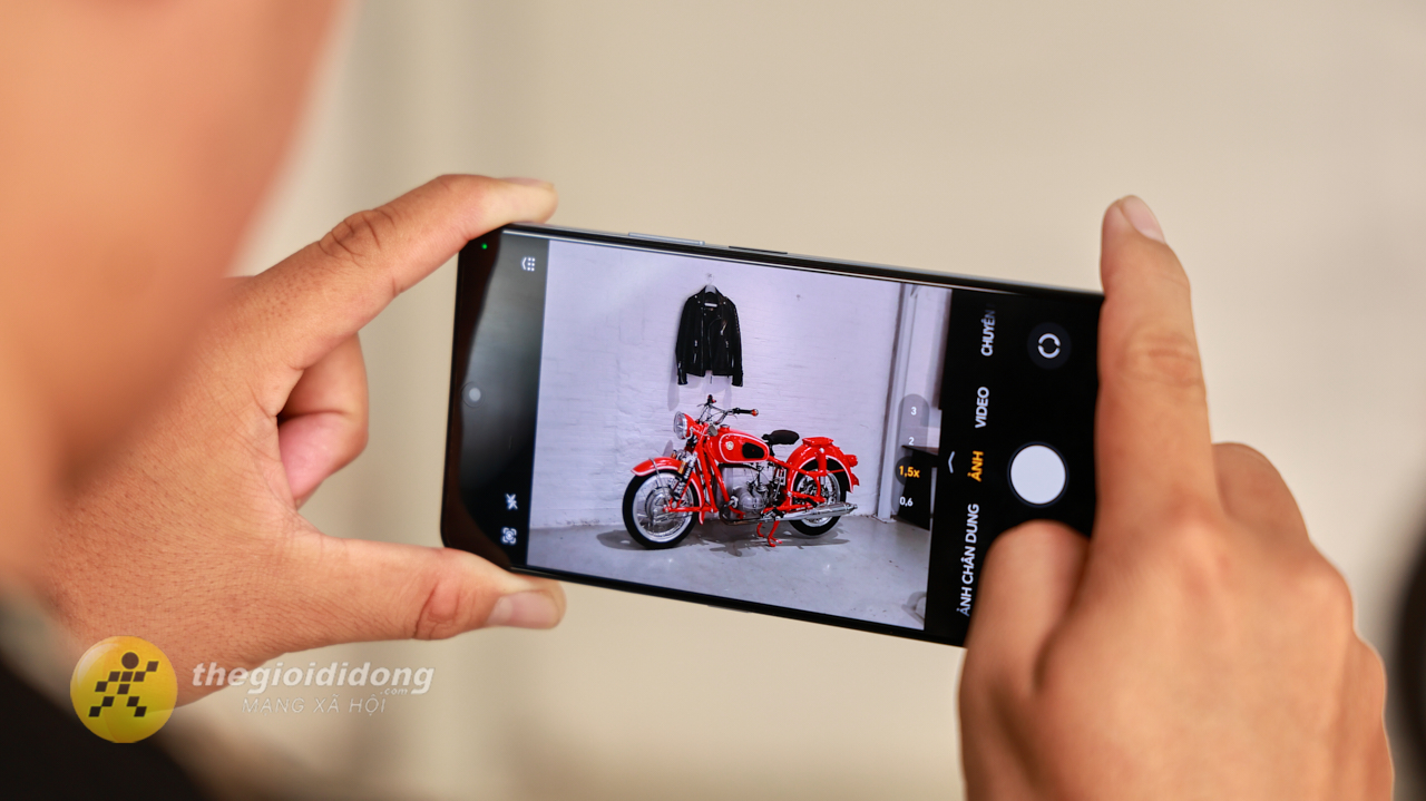 Trên tay HONOR X8d: Màn hình AMOLED siêu sáng 3.000 nits, pin lớn 7.000 mAh