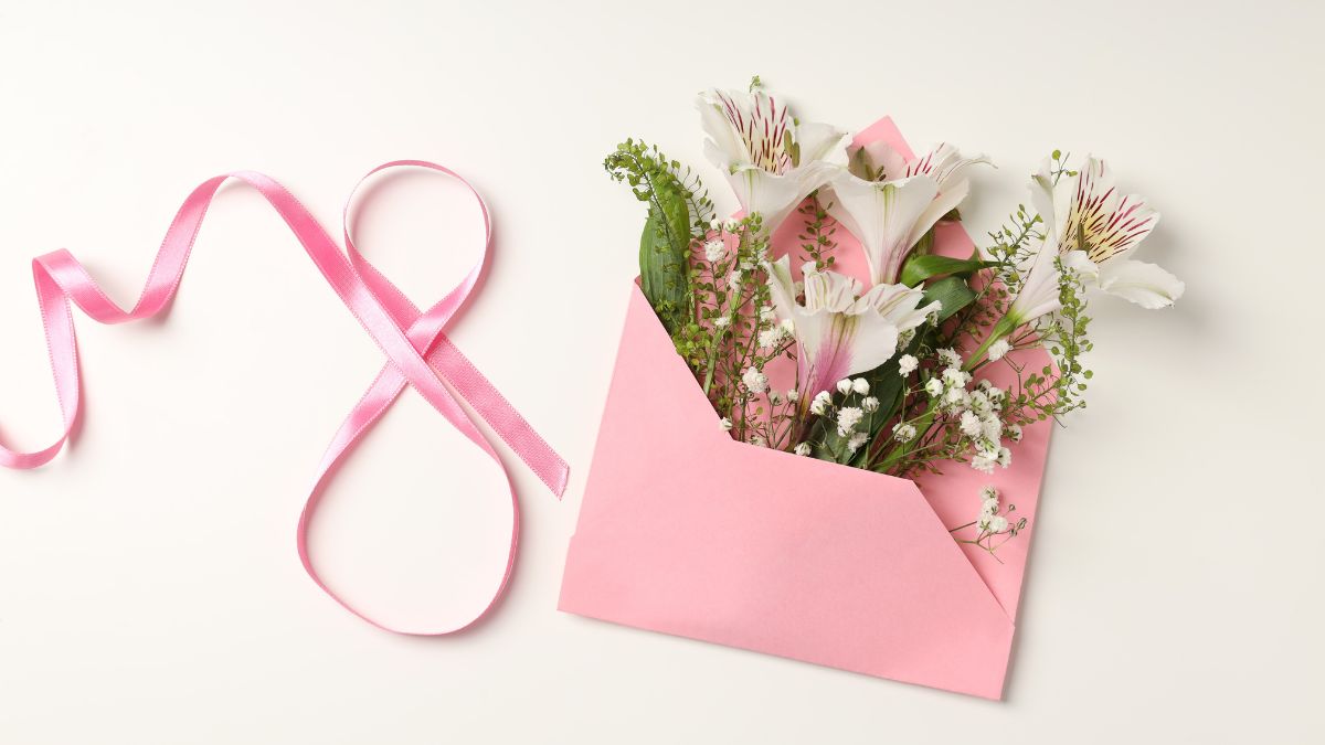 Mẫu hình nền thiệp 8/3 đẹp với hoa cổ điển, typography sáng tạo và phong cách handmade ấm áp