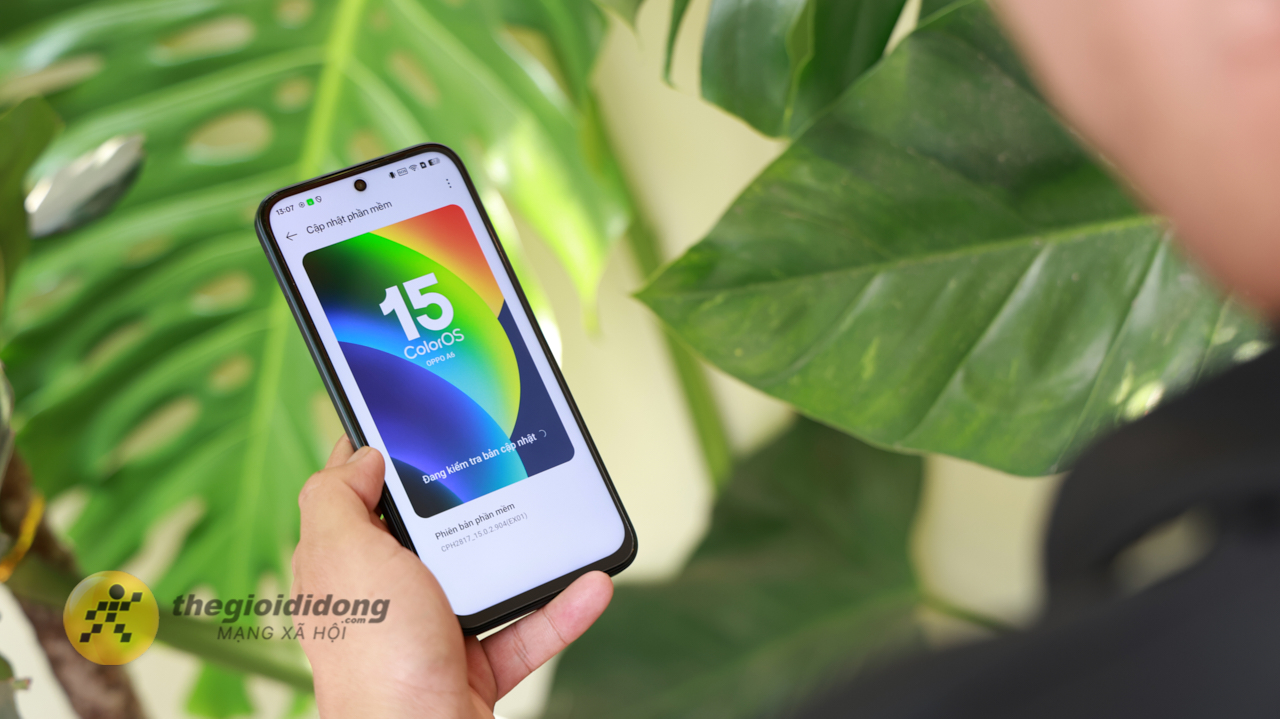 Trên tay OPPO A6: Thiết kế bền bỉ với IP69, viên pin lớn 7.000 mAh và sạc nhanh 45W