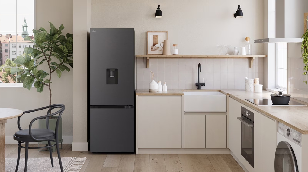 Tủ lạnh LG ngăn đá dưới LBD33BLMA tích hợp lấy nước ngoài và bộ lọc Hygiene Fresh