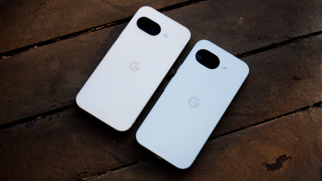 Trên tay Google Pixel 10a: Thiết kế giữ nguyên, chip Tensor G4, nâng cấp sạc nhanh 30 W