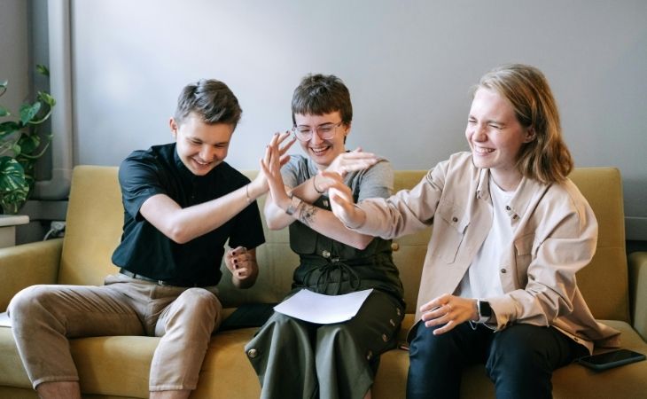 Stt vui vẻ, hài hước để giải toả stress