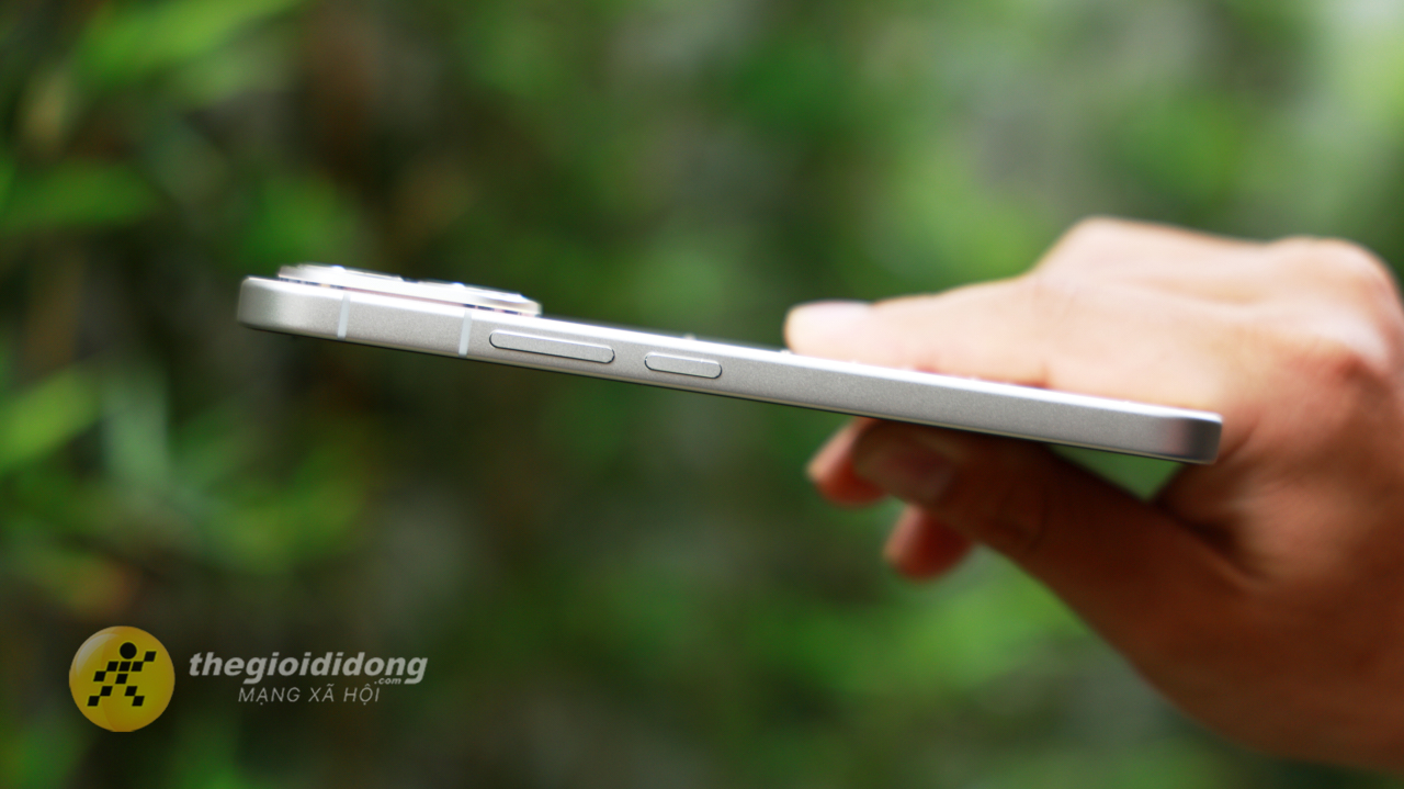 Trên tay vivo V70: Thiết kế cao cấp, mỏng nhẹ pin 6.500 và hệ thống camera Zeiss