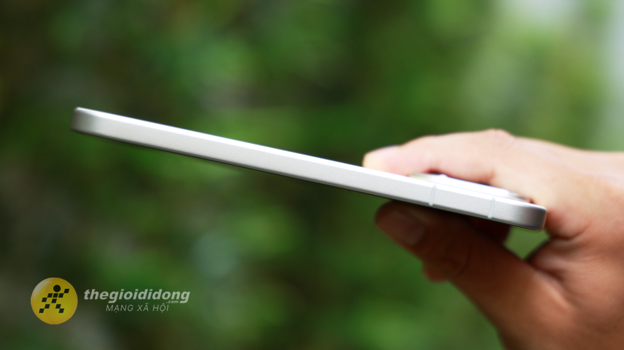 Trên tay vivo V70: Thiết kế cao cấp, mỏng nhẹ pin 6.500 và hệ thống camera Zeiss