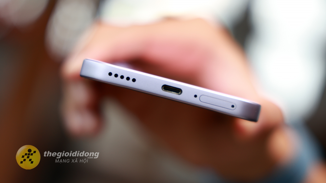 Trên tay vivo V70 FE: Thiết kế đẹp mắt, chip Dimensity 7360, pin 7.000 và sạc nhanh 90W