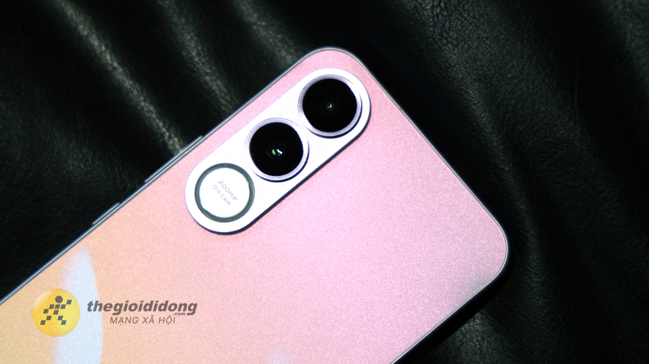 Trên tay vivo V70 FE: Thiết kế đẹp mắt, chip Dimensity 7360, pin 7.000 và sạc nhanh 90W