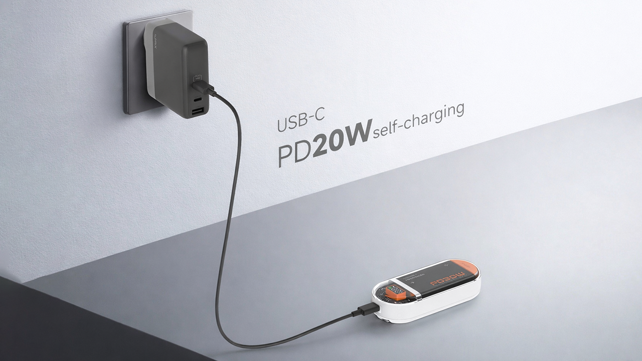 Mua ngay pin sạc dự phòng Polymer 15.000 mAh cao cấp, có sẵn cáp Lightning và Type-C, giá tốt