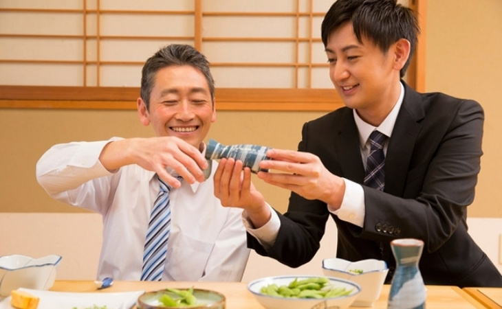 Lời mời rượu, chúc rượu sếp khéo léo, chuyên nghiệp