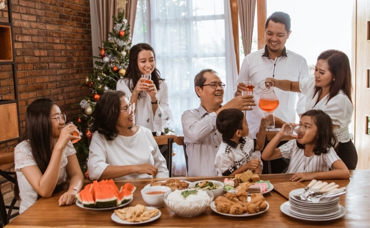 Lời mời rượu người lớn tuổi và gia đình đúng lễ nghĩa