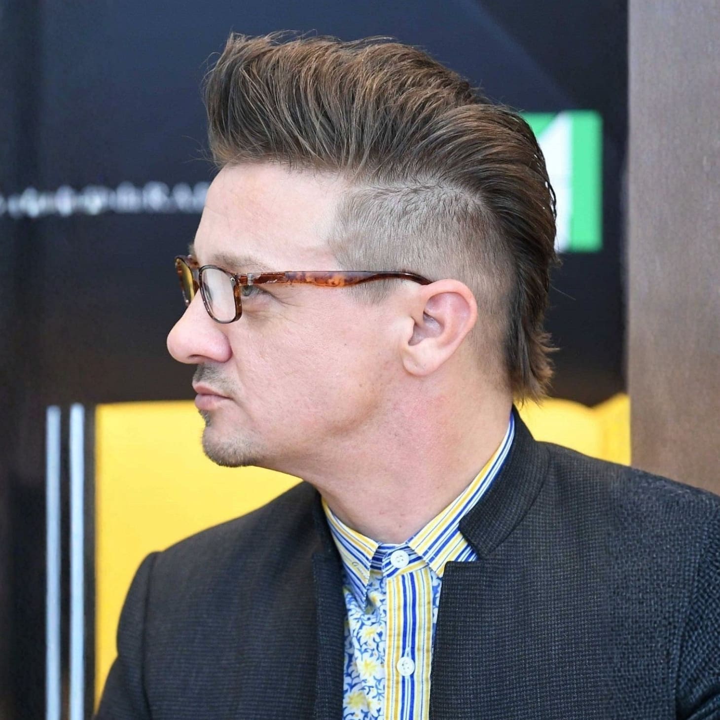 Tóc mohican chéo tạo nét bụi bặm cho những người nam mặt tròn 