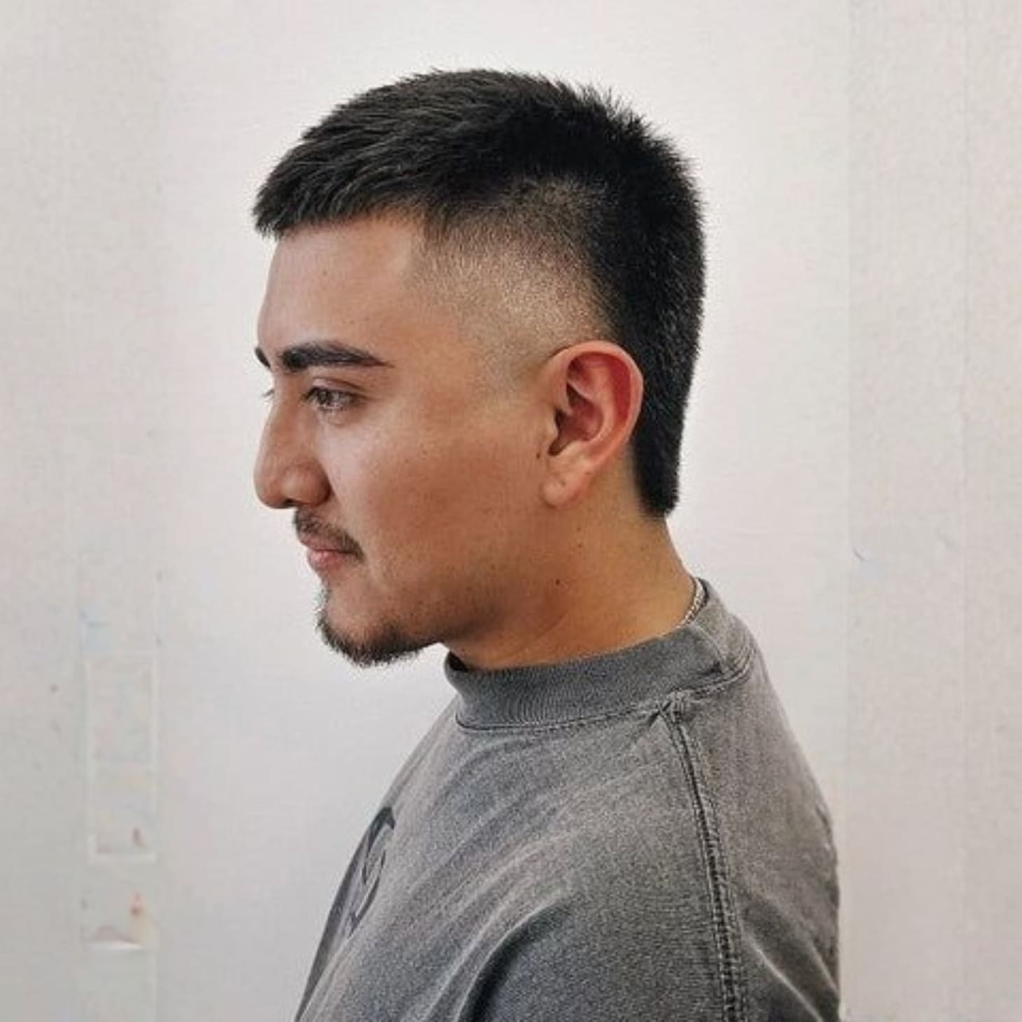 Tóc mullet ngắn dành cho nam mặt tròn