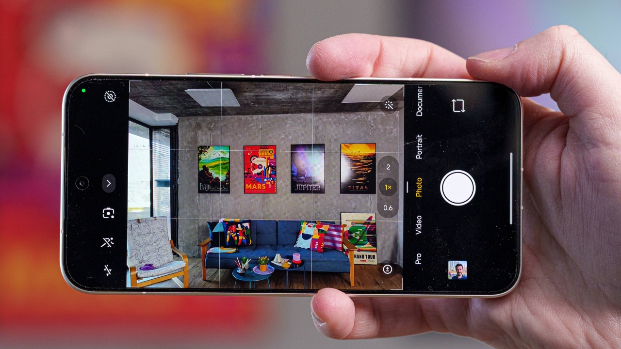 Trên tay POCO X8 Pro Max: “Siêu phẩm” với Dimensity 9500s, pin 8.500 mAh và sạc nhanh100 W Trên tay POCO X8 Pro Max: “Siêu phẩm” với Dimensity 9500s, pin 8.500 mAh và sạc nhanh100 W