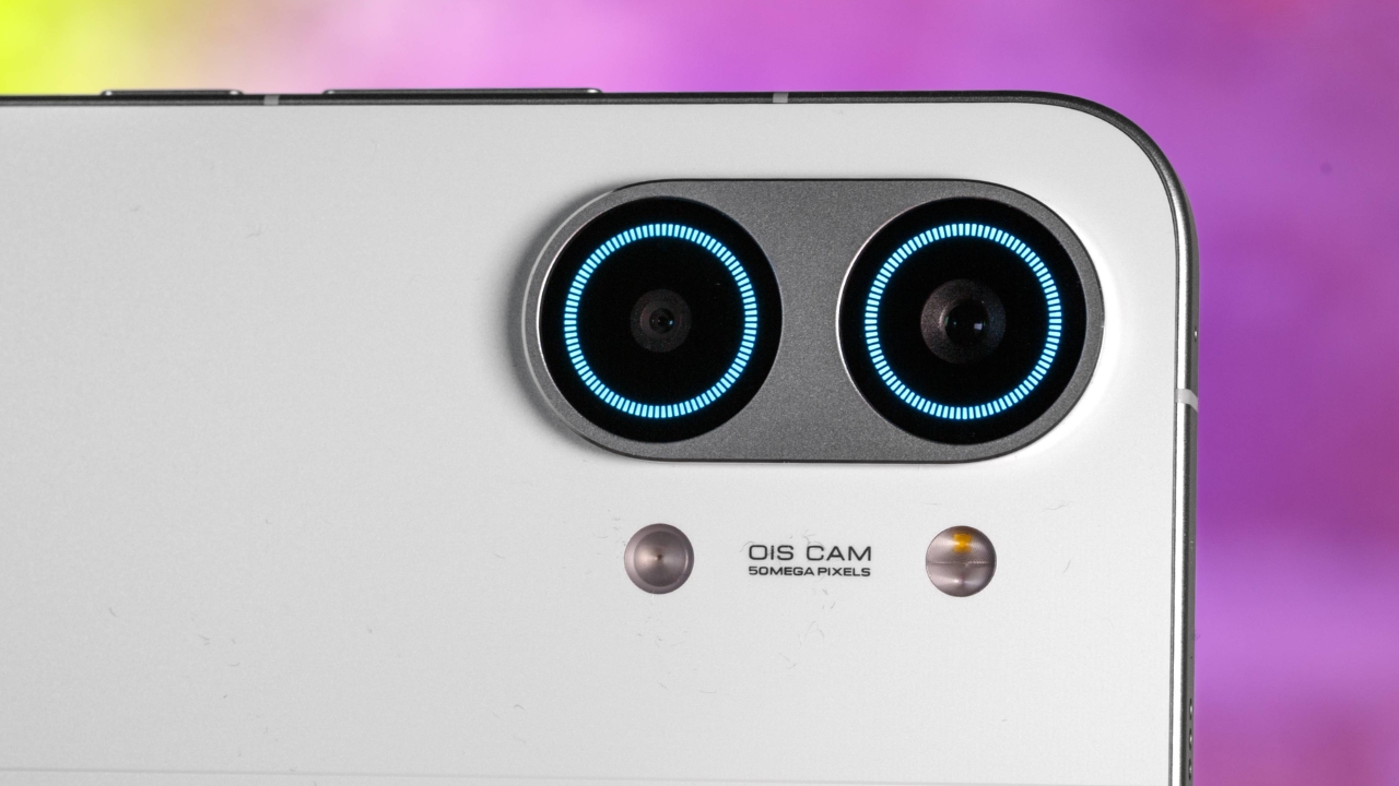 Trên tay POCO X8 Pro Max: “Siêu phẩm” với Dimensity 9500s, pin 8.500 mAh và sạc nhanh100 W Trên tay POCO X8 Pro Max: “Siêu phẩm” với Dimensity 9500s, pin 8.500 mAh và sạc nhanh100 W