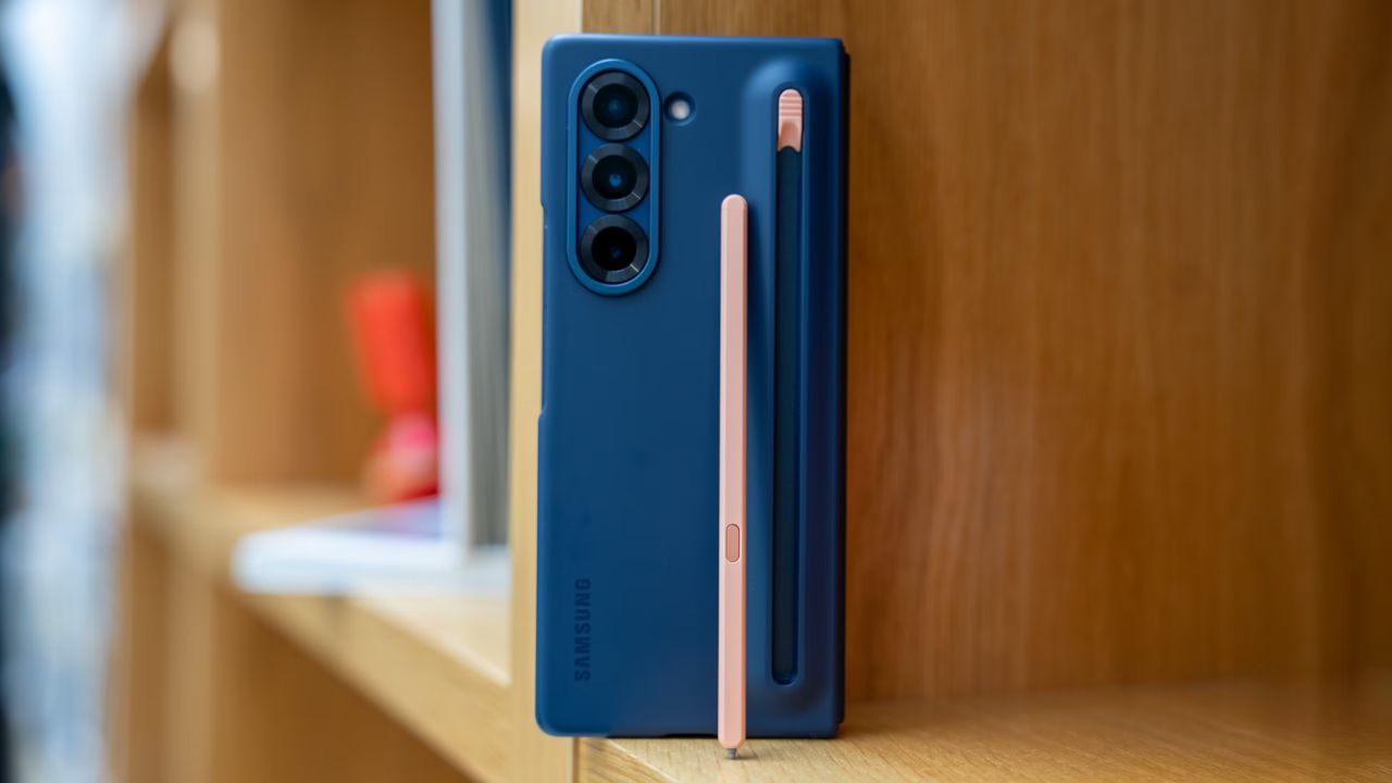 Nghe đồn là Samsung Galaxy Z Fold8 có pin 5.000 mAh, sạc nhanh 45 W và mỏng 9 mm (cập nhật 03/2026) Nghe đồn là Samsung Galaxy Z Fold8 có pin 5.000 mAh, sạc nhanh 45 W và mỏng 9 mm (cập nhật 03/2026)