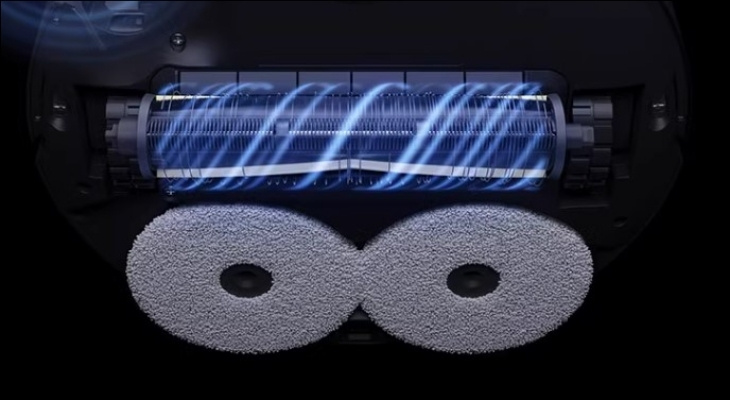 Khi robot di chuyển, chổi chính sẽ xoay với tốc độ cao để cuốn toàn bộ tóc, lông thú cưng, sau đó cắt nhỏ 