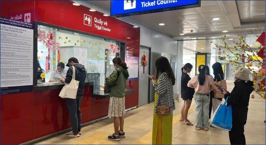 Nếu bạn sử dụng thẻ đi tàu định danh và vô tình làm mất, hãy liên hệ ngay với quầy dịch vụ khách hàng