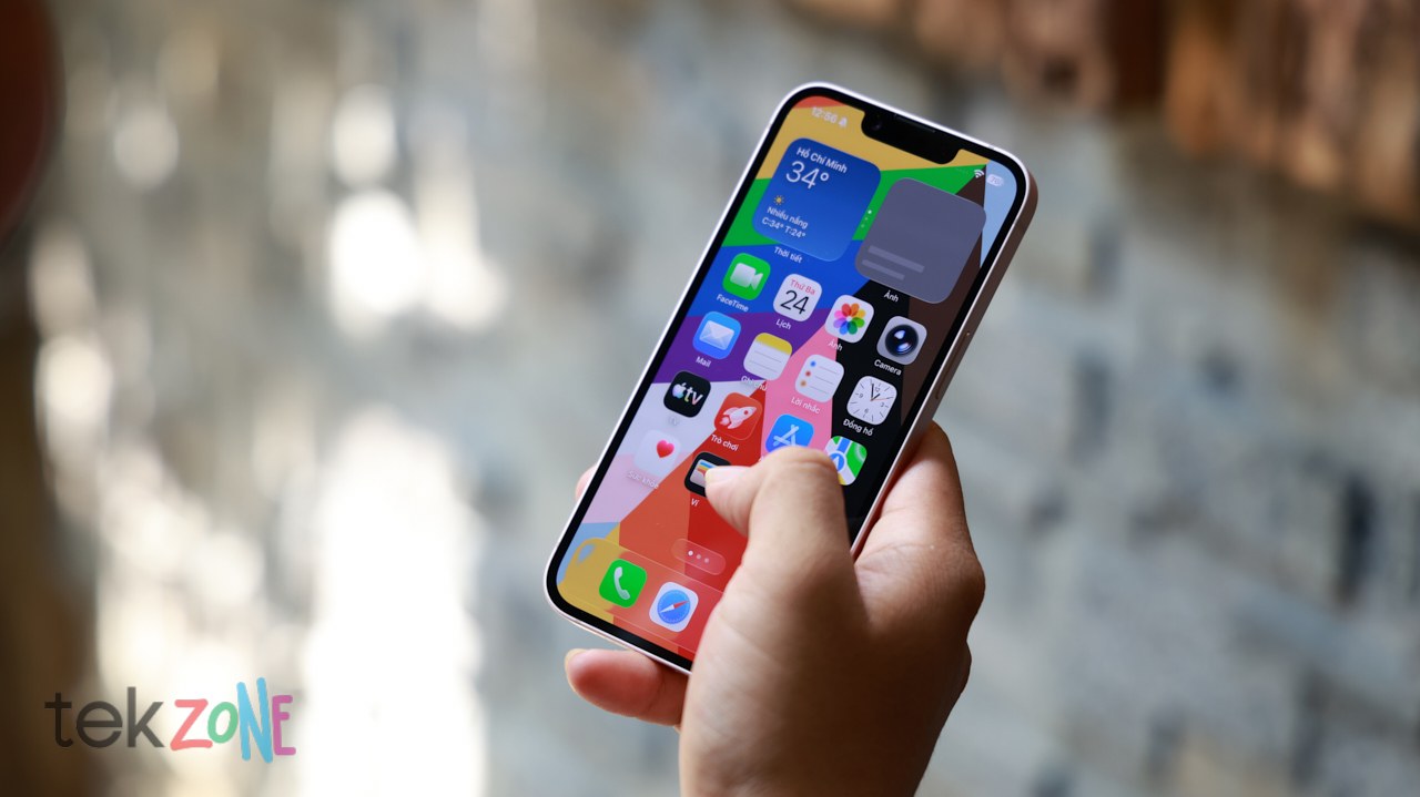 Trên tay iPhone 17e