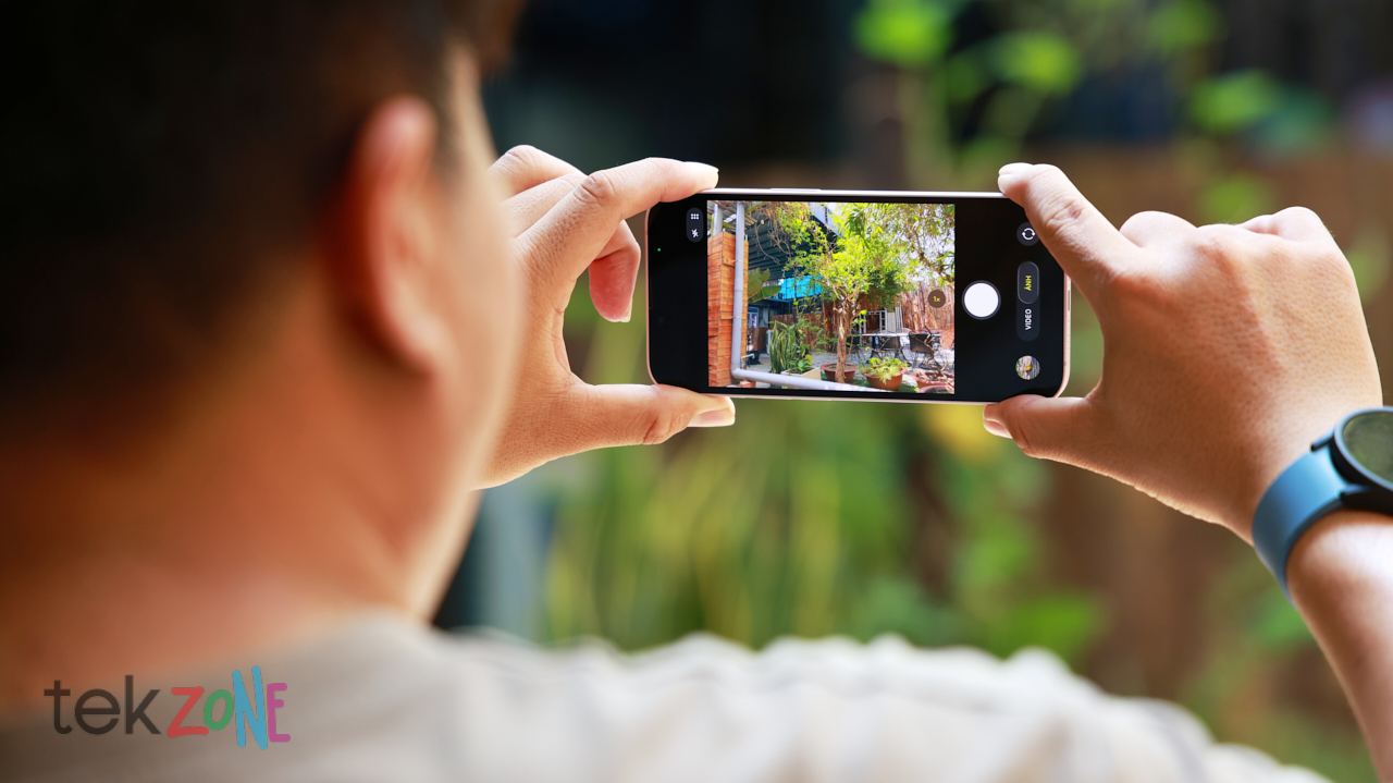 Trên tay iPhone 17e