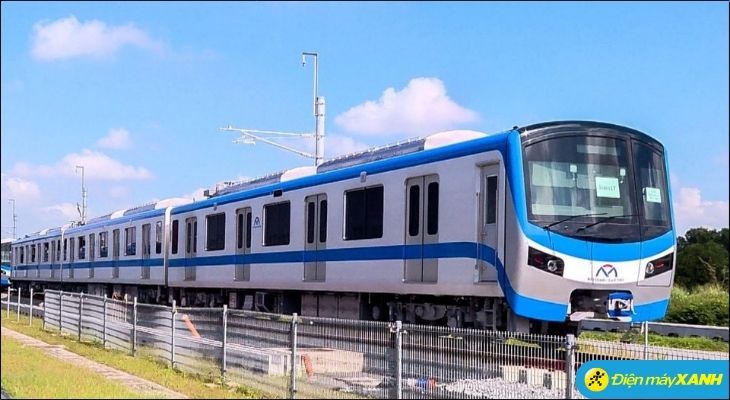 Hành khách không được mang theo các chất dễ cháy nổ, vũ khí hoặc hàng hóa cồng kềnh gây cản trở lối đi Hành khách không được mang theo các chất dễ cháy nổ, vũ khí hoặc hàng hóa cồng kềnh gây cản trở lối đi