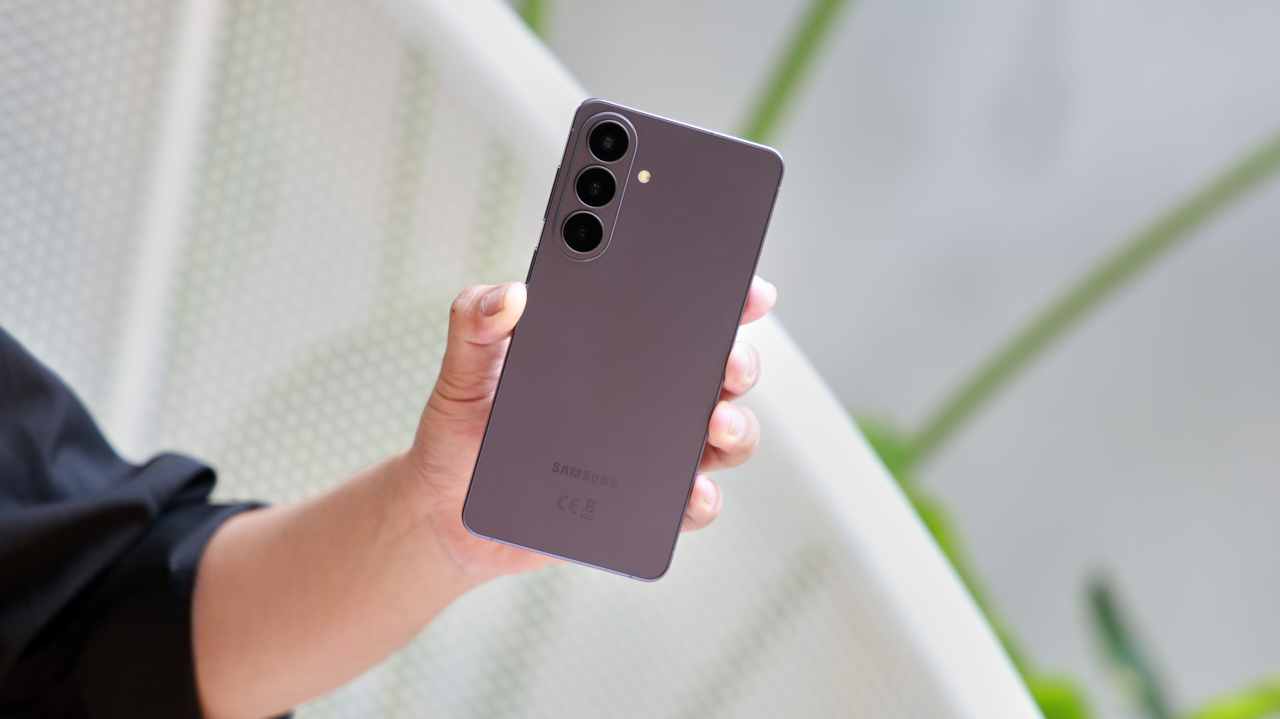 Galaxy S26 Plus và Galaxy S25 Plus