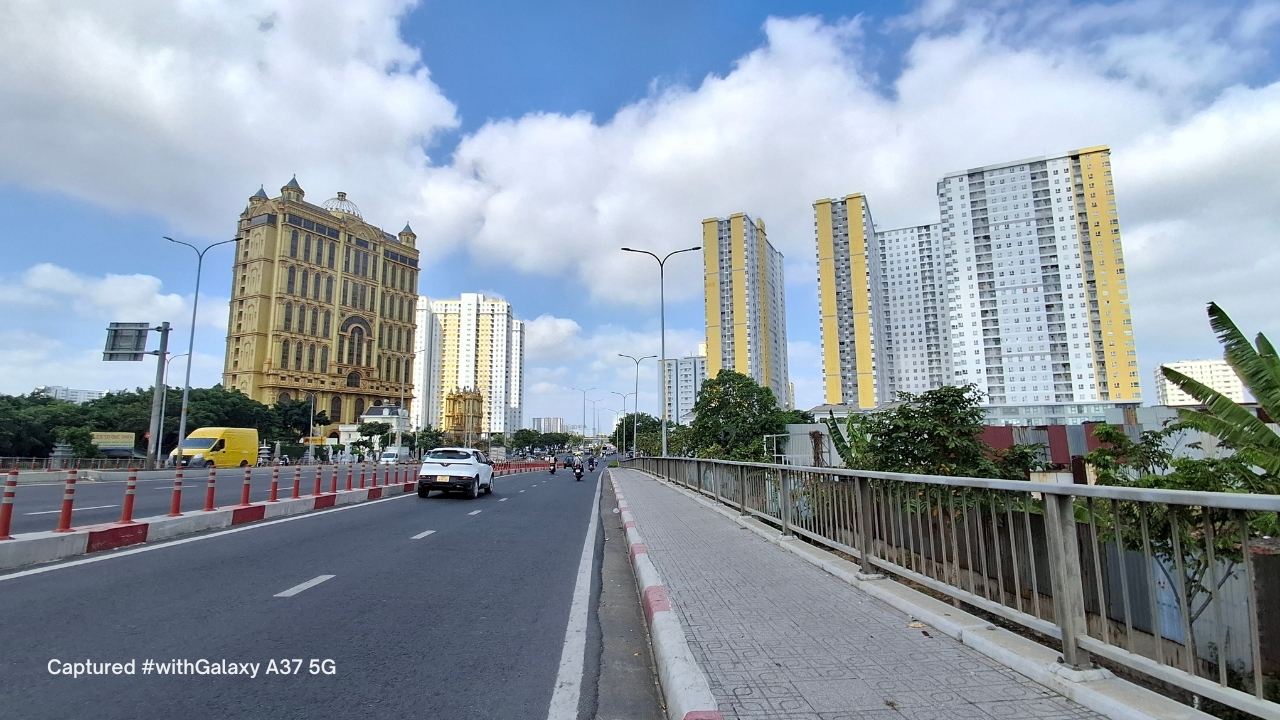 Samsung Galaxy A37 thật sự “quá đáng” mua