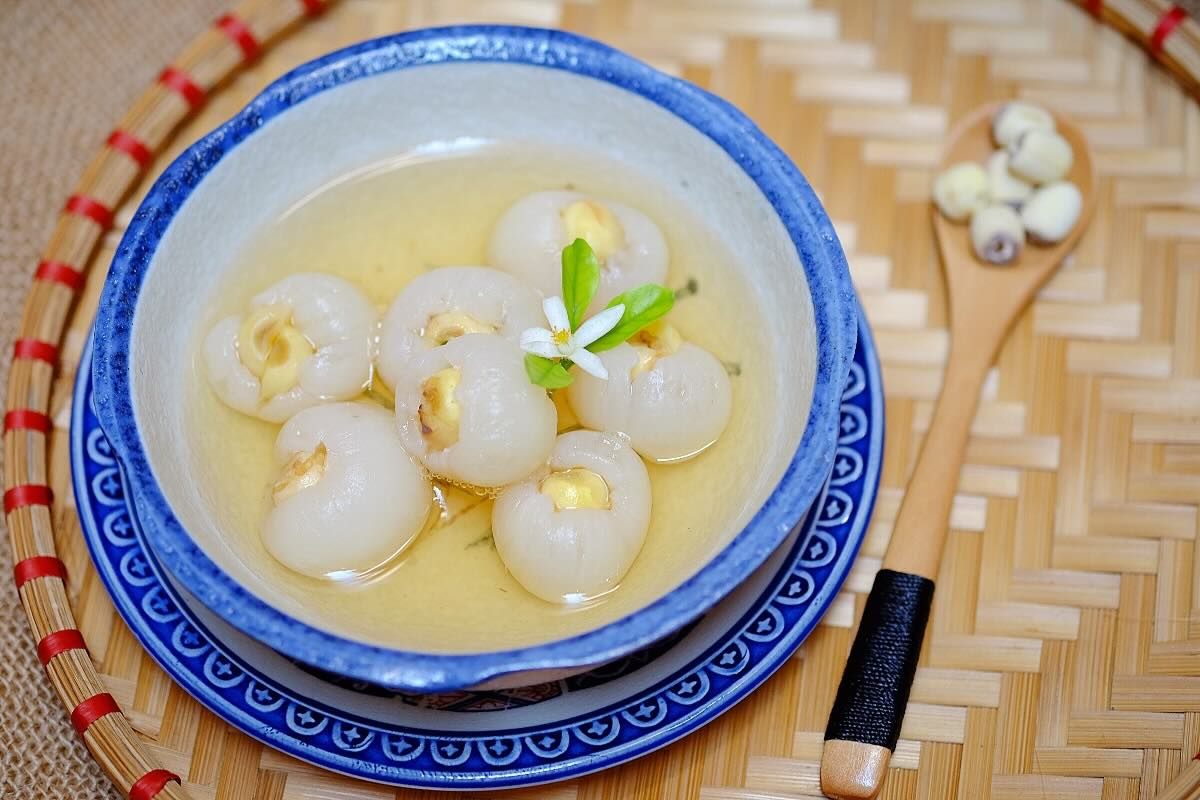 Ch&egrave; hạt sen long nh&atilde;n