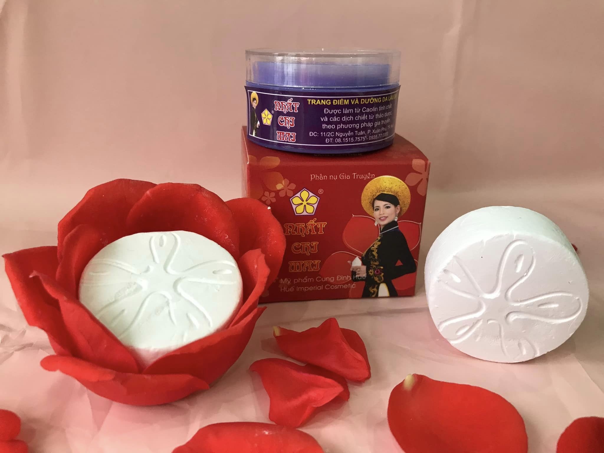 Phấn nụ Ho&agrave;ng cung