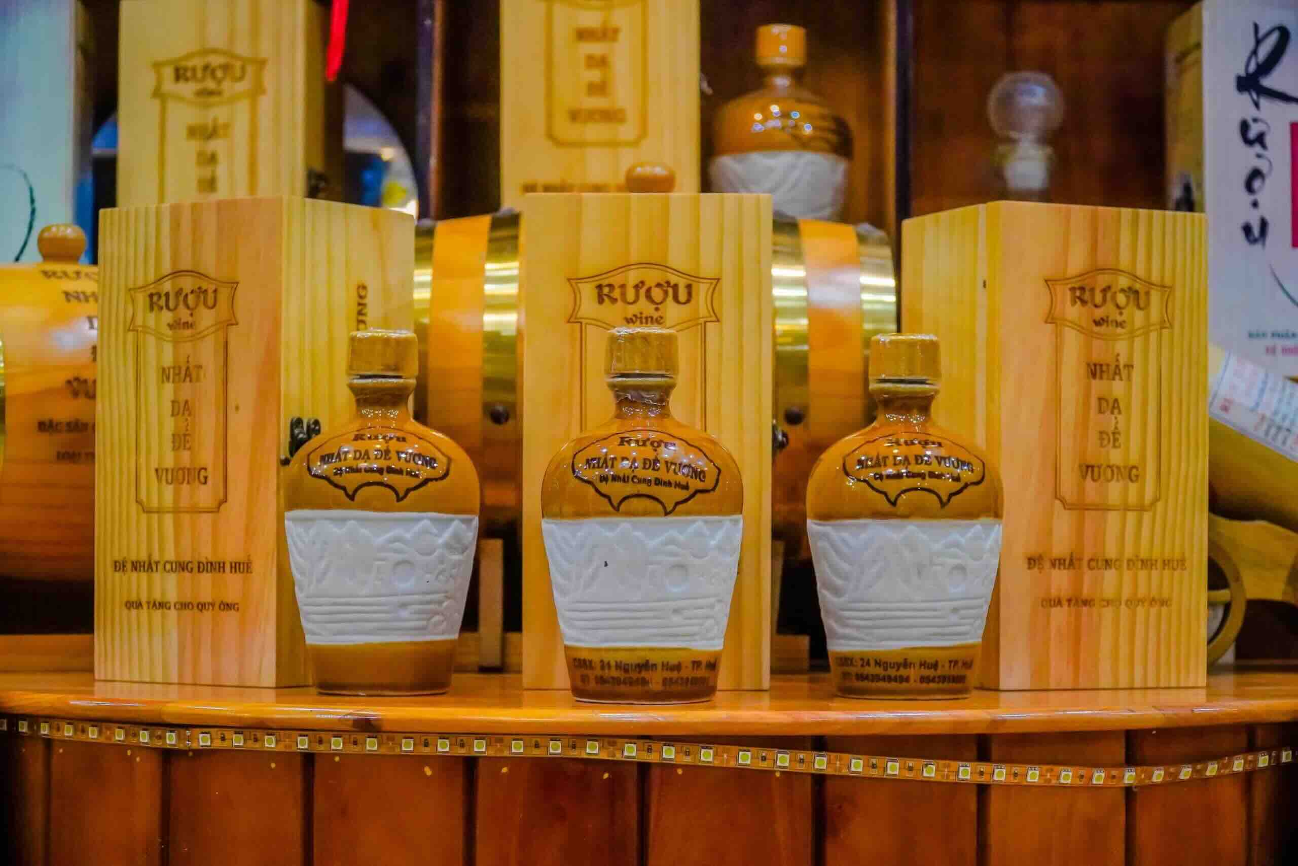 Rượu cung đ&igrave;nh Huế