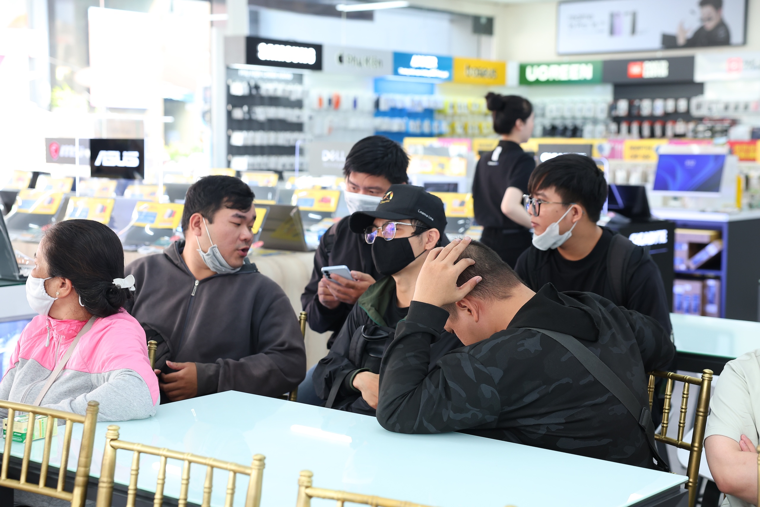 TECH TOUR – CHẠM ĐỈNH FLAGSHIP TECH TOUR – CHẠM ĐỈNH FLAGSHIP