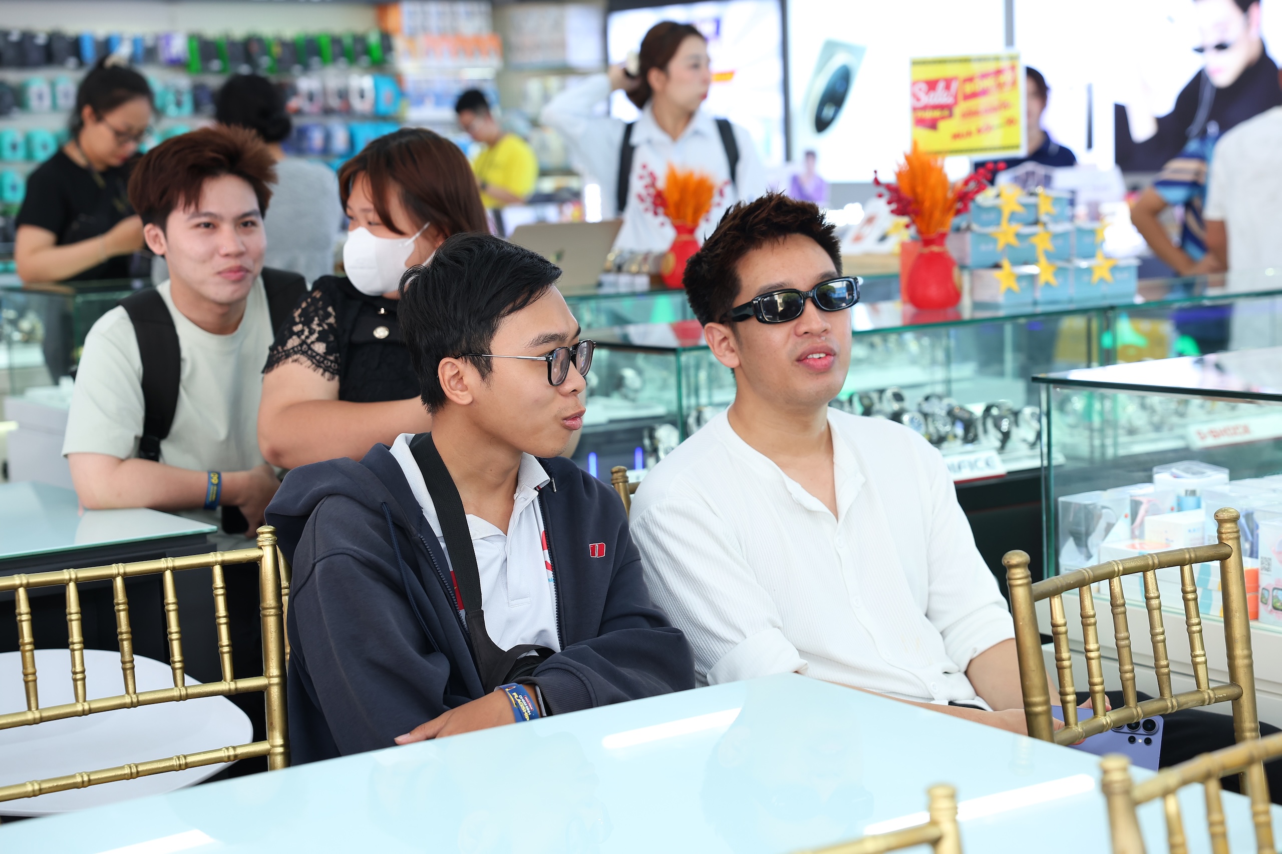 TECH TOUR – CHẠM ĐỈNH FLAGSHIP TECH TOUR – CHẠM ĐỈNH FLAGSHIP