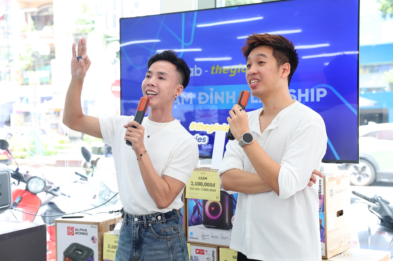 TECH TOUR – CHẠM ĐỈNH FLAGSHIP TECH TOUR – CHẠM ĐỈNH FLAGSHIP